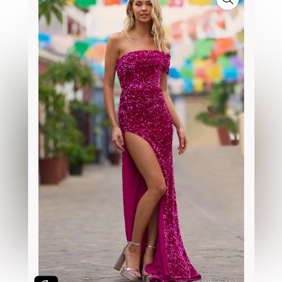 Sherri Hill Dresses & Skirts - NWT Sherri Hill Fuchsia Sequins Gown Size 0 One Shoulder High Slit